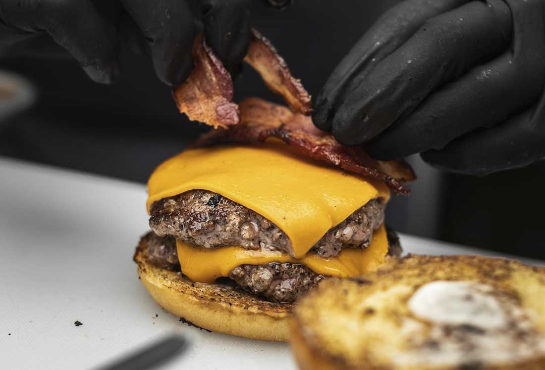 Barueri recebe edição do Burning Fest com shows, gastronomia e Batalha dos Assadores