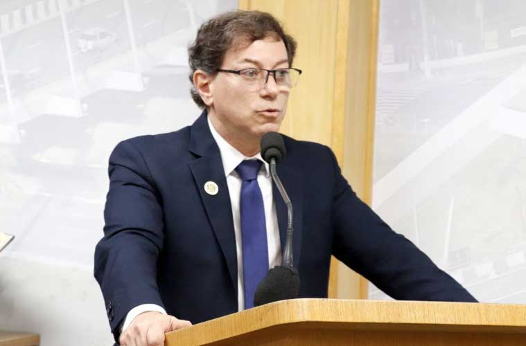 Fábio Chirinhan assume cadeira na Câmara de Osasco