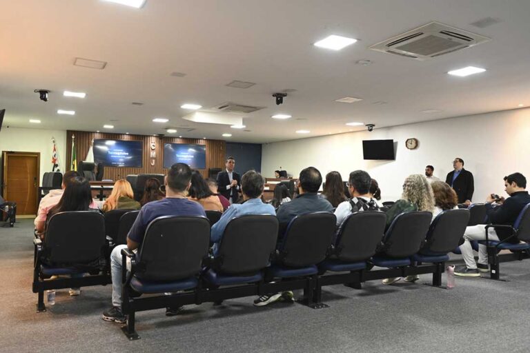 Câmara de Jandira apresenta novo sistema de gestão de gabinetes