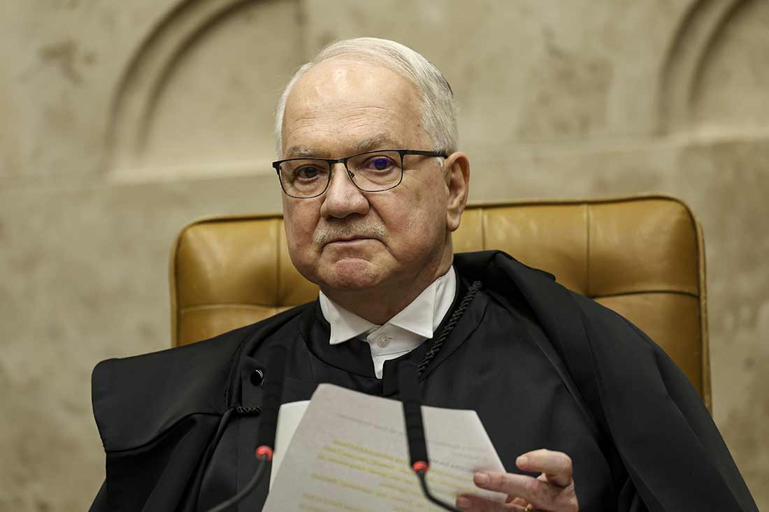 Fachin retira acusações de Moraes contra Mendonça do inquérito das fake news