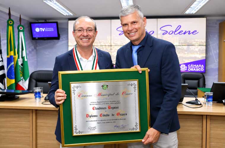 No Dia do Servidor Público, Câmara de Osasco homenageia Claudenes Begnini